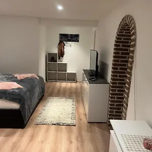 Innenstadt Souterrainwohnung Lübeck